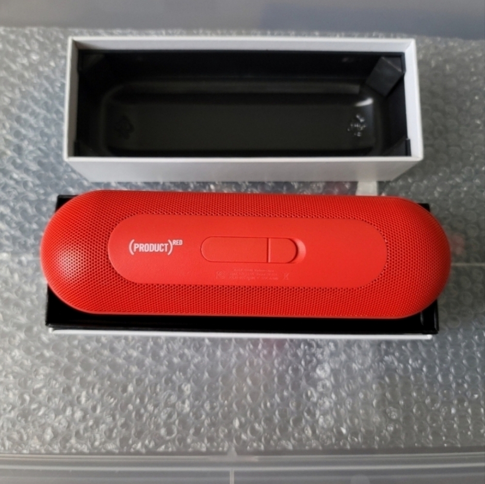 Beats By Dre Pill+ Portable Speaker - Red - Picture 3 of 9